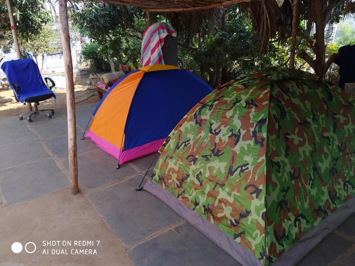 ホテルDrunken Monkey Camping Site ハンピ エクステリア 写真